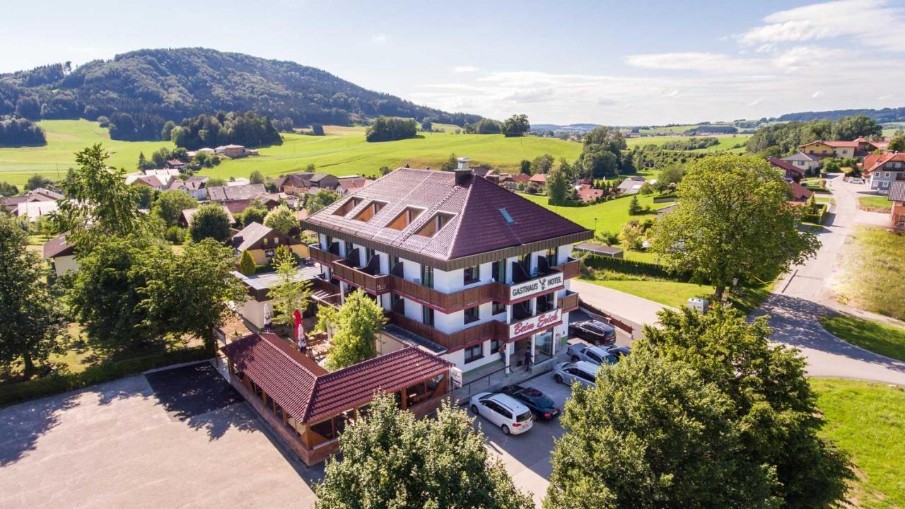Gasthaus Hotel Beim Erich Oberhofen am Irrsee Exterior photo